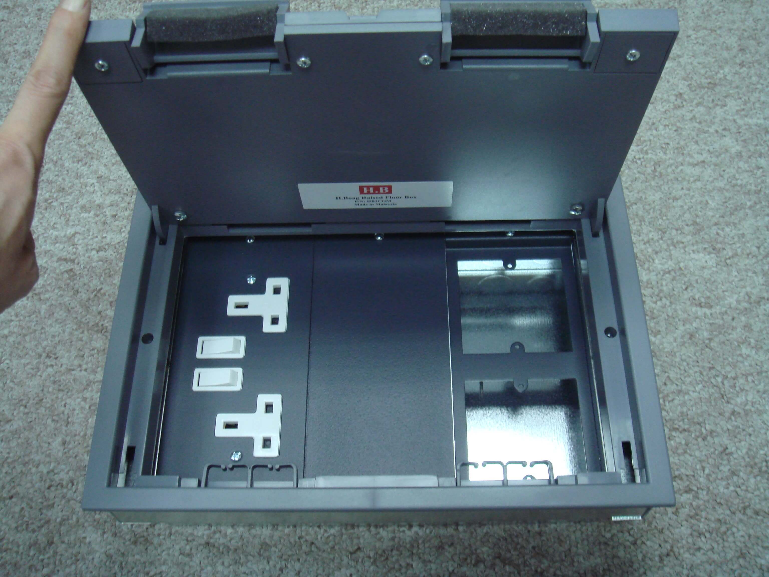 H.Boag Raised Floor Box (3 Compartment)
